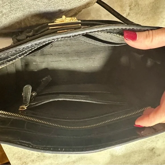 Michael Kors Shoulder Bag with Crocodile Embossed Leather - Picture 7 of 8